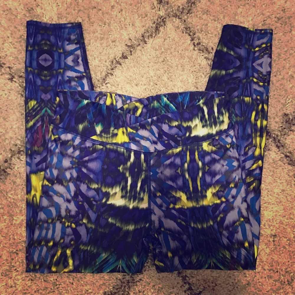 Fabletics Winn Printed Powerhold Legging